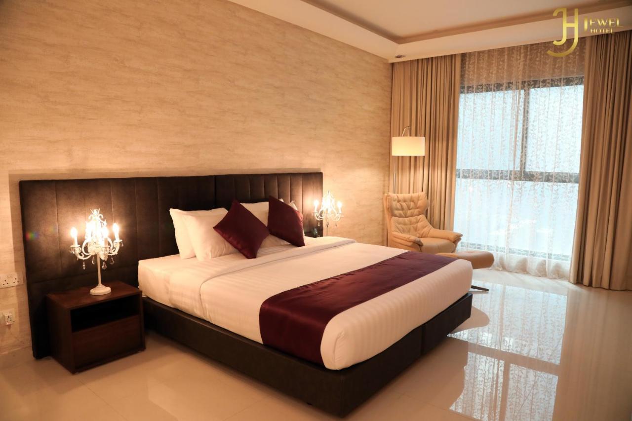 Sunday Luxury Downtown Adliya Formerly Jewel Hotel Manama Exteriör bild