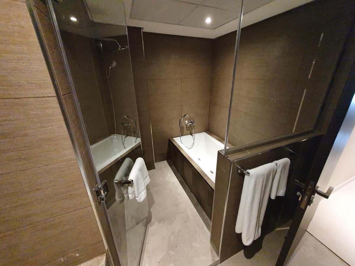 Sunday Luxury Downtown Adliya Formerly Jewel Hotel Manama Exteriör bild